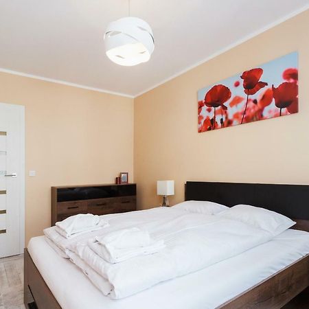 Apartments Kraków Zablocie by Renters Cracóvia Exterior foto