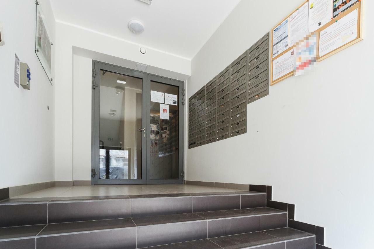 Apartments Kraków Zablocie by Renters Cracóvia Exterior foto